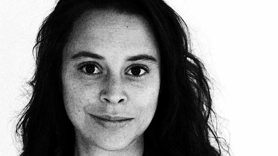 Christel Marchand est candidate pour le NPD dans Avignon-La-Mitis-Matane-Matapédia en vue des élections fédérales. Portrait d'elle souriante.