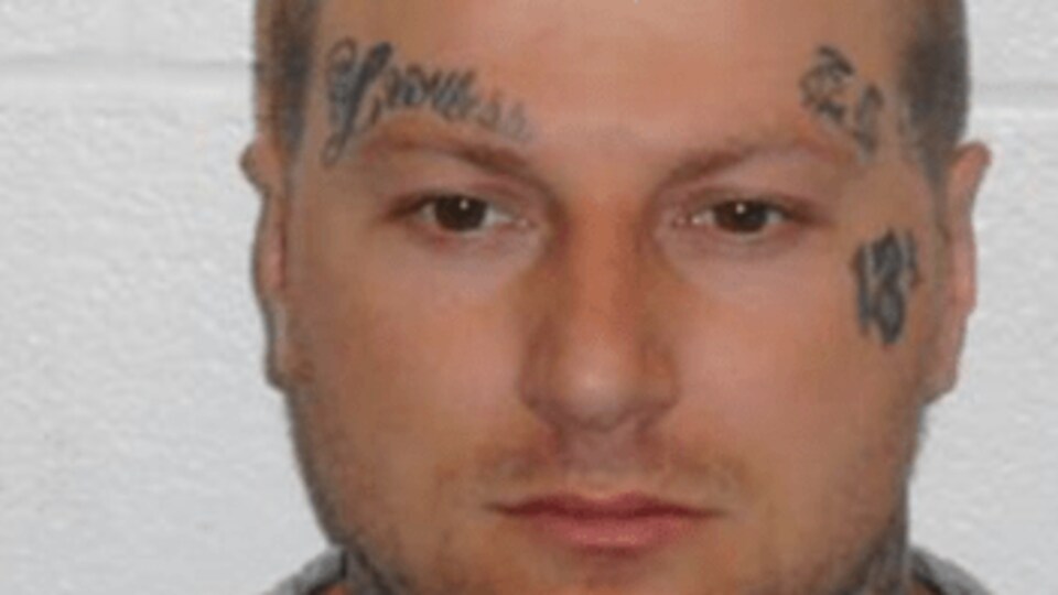 Christopher McKay est recherché par les autorités policières.