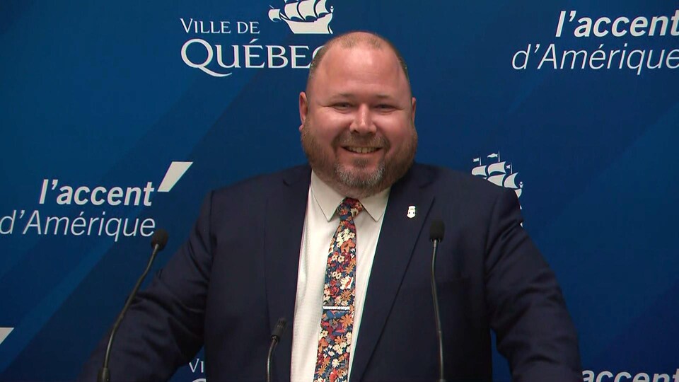 Claude Villeneuve lors du préconseil municipal du 5 décembre.