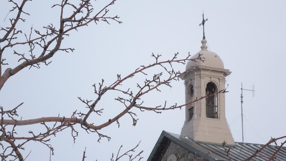 Le clocher du couvent des Sœurs du Saint-Rosaire, à Rimouski