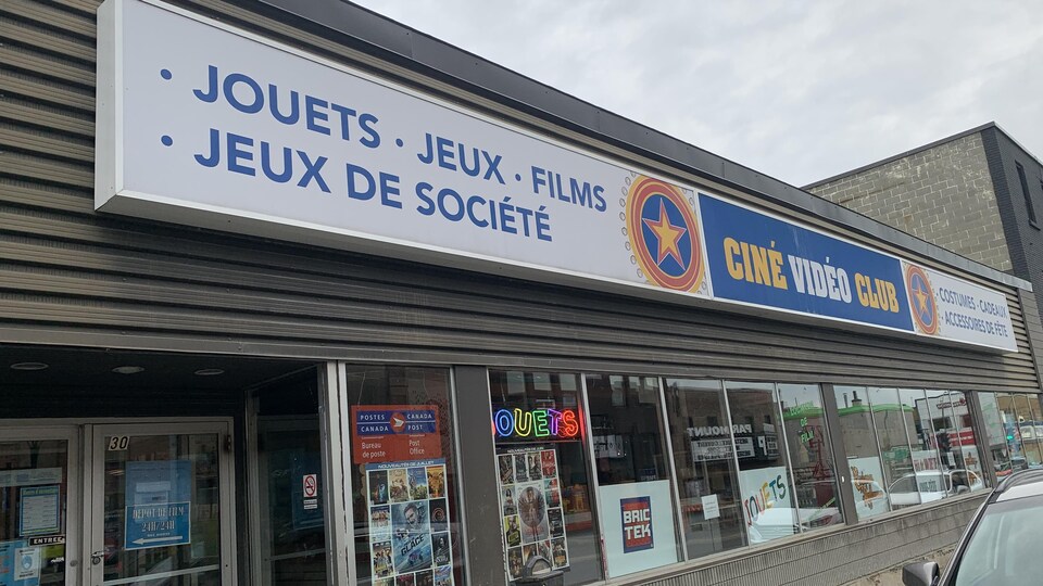 La vitrine du club vidéo.