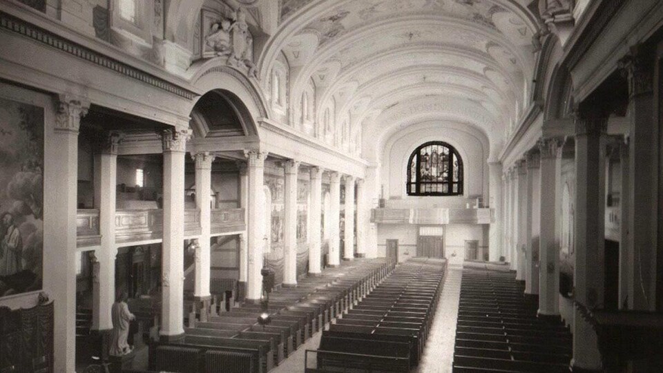 Vue intérieure de la co-cathédrale historique.