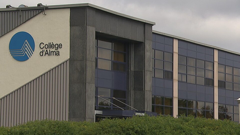 L'extérieur de Collège d'Alma