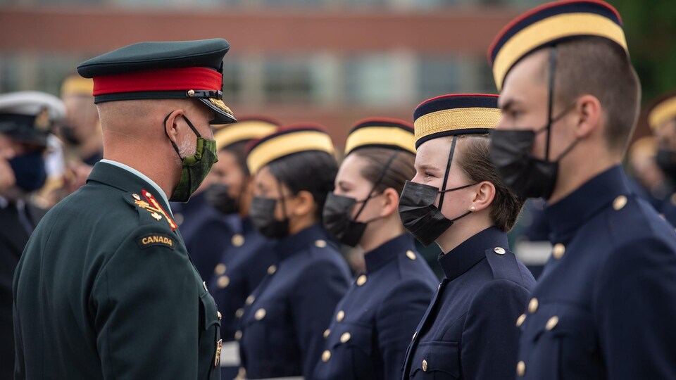 Le Collège militaire royal de Saint-Jean accueille plus de 300 élèves-officiers et aspirants de marine, dont 25 % de femmes.
