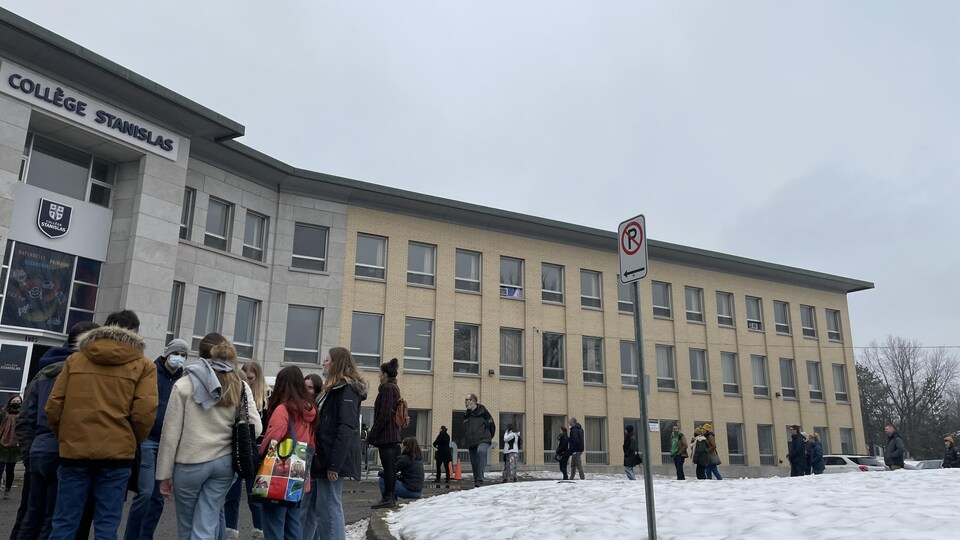 French citizens lined up to vote in Quebec. 
