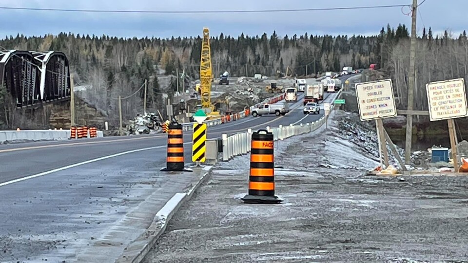 Une photo d'un accident sur le pont de Fauquier.