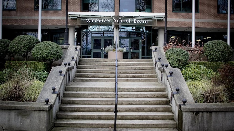 Immeuble du Conseil scolaire de Vancouver (Vancouver School Board). 
