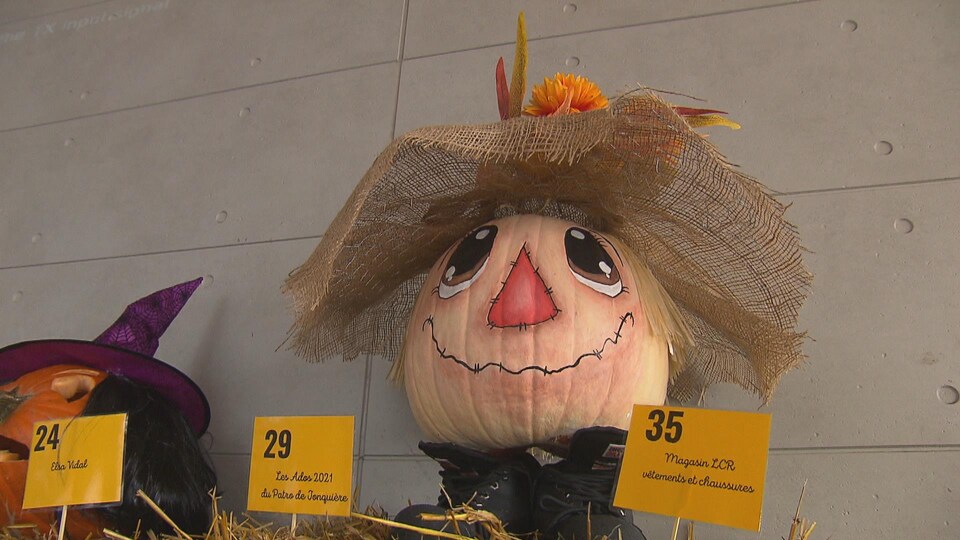 Une citrouille décorée.
