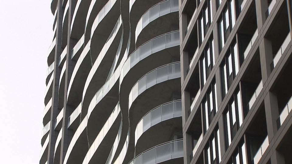 Tours de condominiums au centre-ville de Montréal.