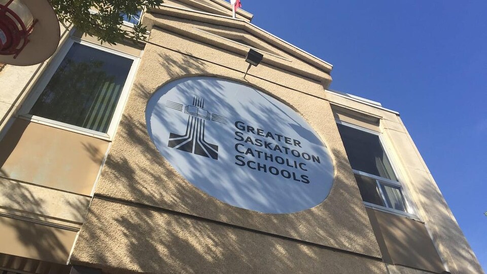 La façade du conseil des écoles catholiques du Grand Saskatoon.