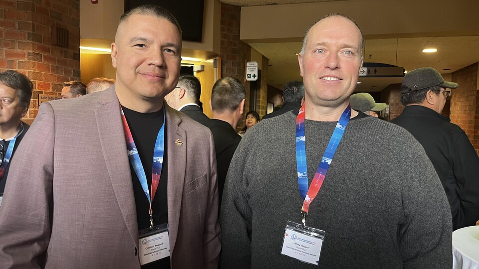 Le grand chef du Conseil de la Nation Atikamekw, Constant Awashish, et le grand chef de la Nation huronne-wendat, Rémi Vincent