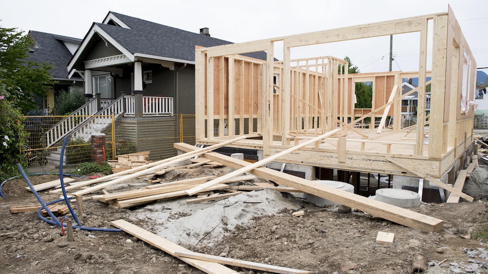 Une maison en construction.