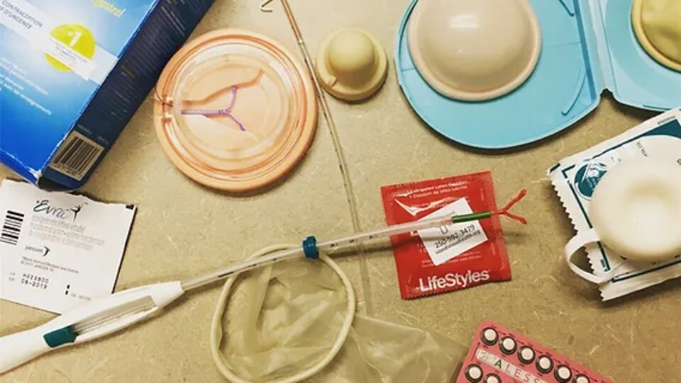 Différents moyens de contraception.