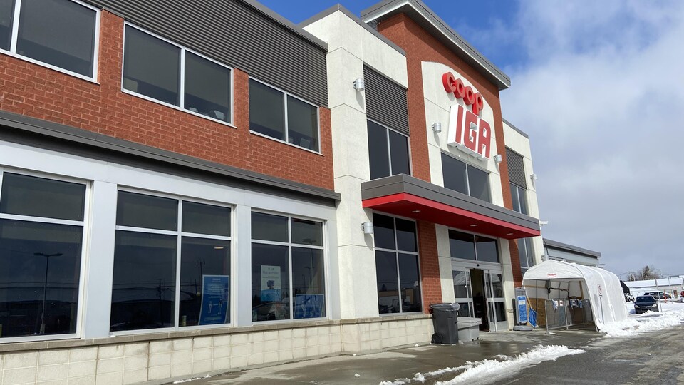 La porte d'entrée de la coop IGA.