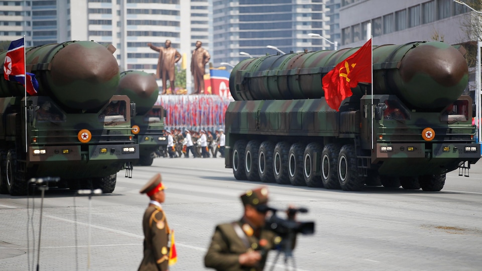 Des missiles intercontinentaux lors d'un défilé militaire à Pyongyang.