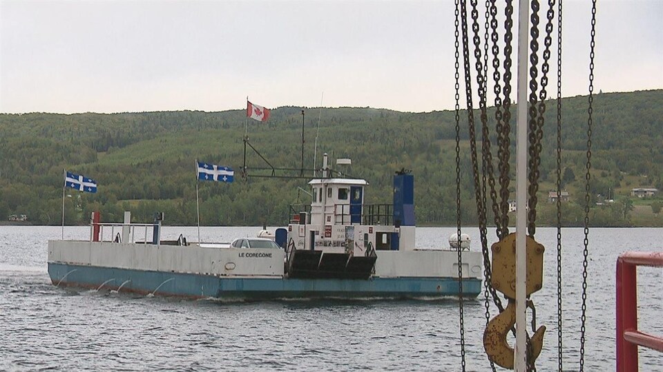 Le Corégone fait la traverse entre le secteur de Notre-Dame-du-Lac et Saint-Juste-sur-le-Lac dans le Témiscouata