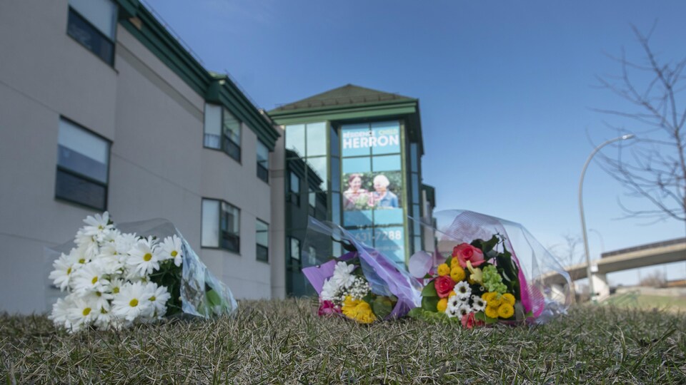 La façade du CHSLD Herron, à Dorval.