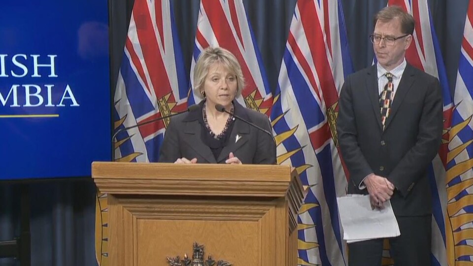 Dre Bonnie Henry, médecin hygiéniste en chef de la Colombie-Britannique et Adrian Dix, ministre de la Santé