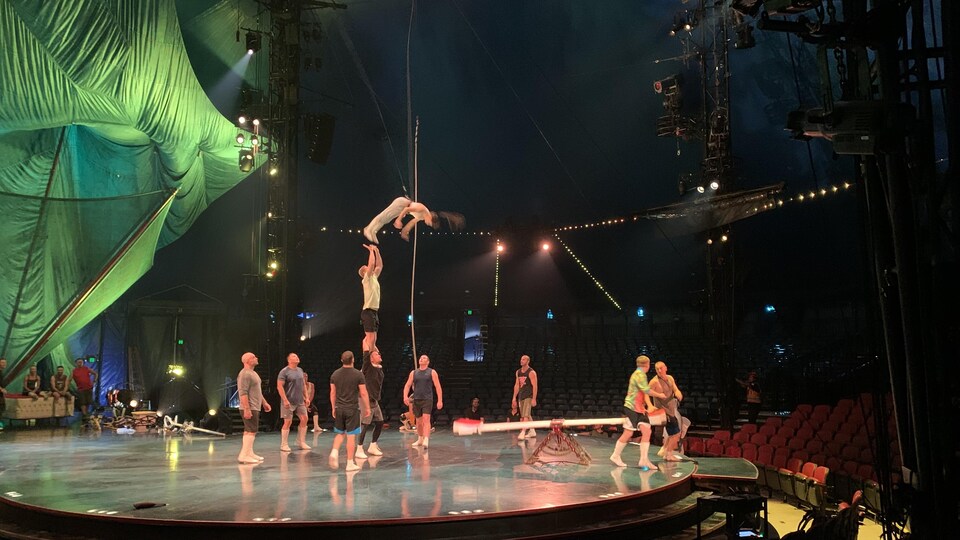 Dans les coulisses du spectacle Kooza RadioCanada.ca