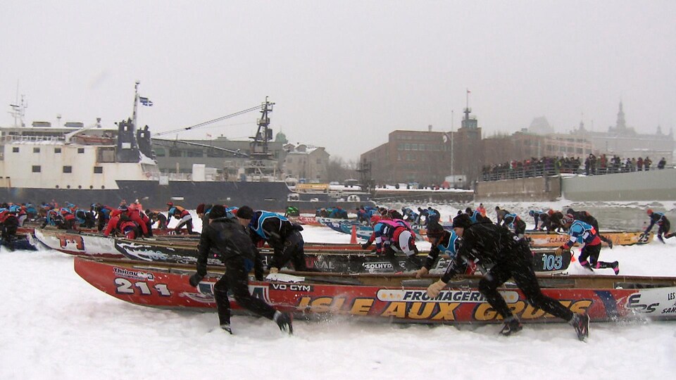 Course en canot à glace