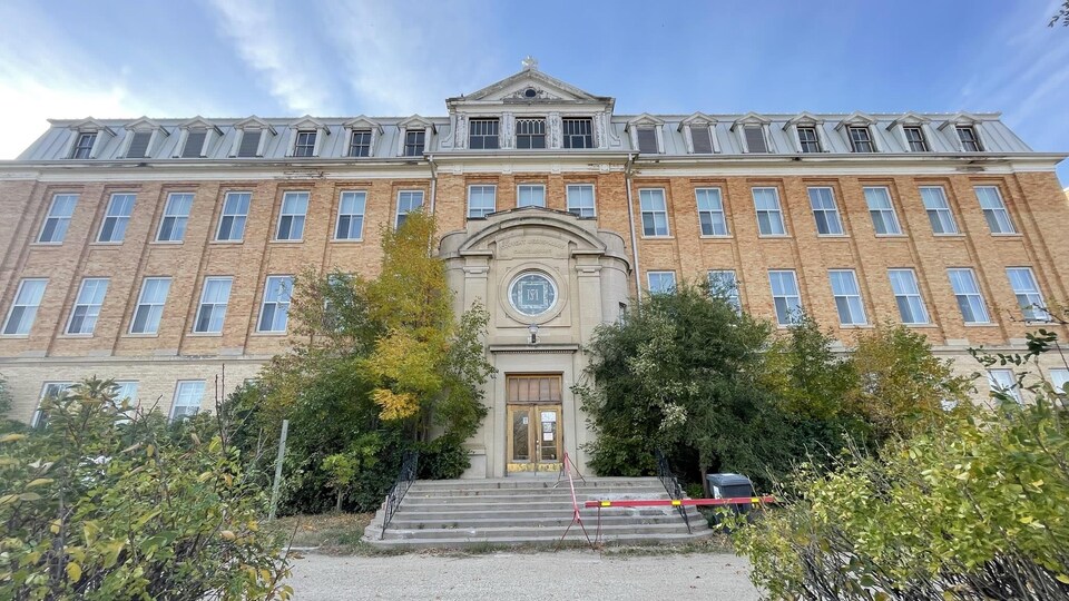 L'ancien couvent de Gravelbourg, en Saskatchewan, en octobre 2022.