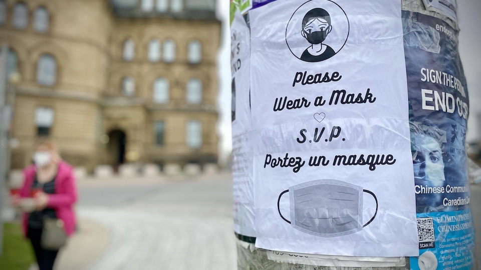 Une affiche rappelant l'importance du port du masque.