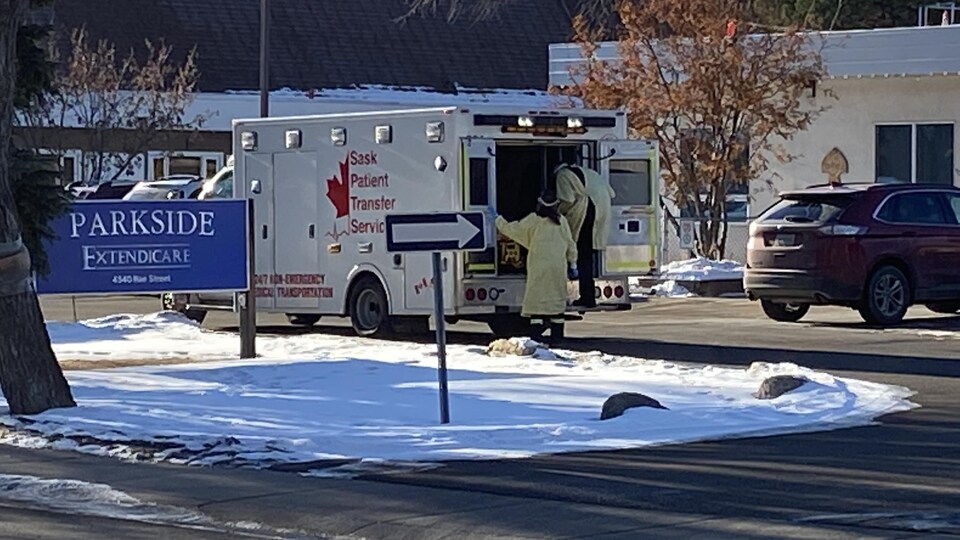 Une enseigne à l'extérieur du foyer de soins de longue durée, Extendicare Parkside.