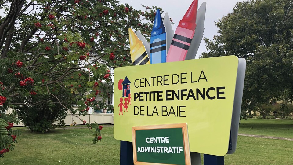 L'affiche du centre administratif du Centre de la petite enfance de la Baie.