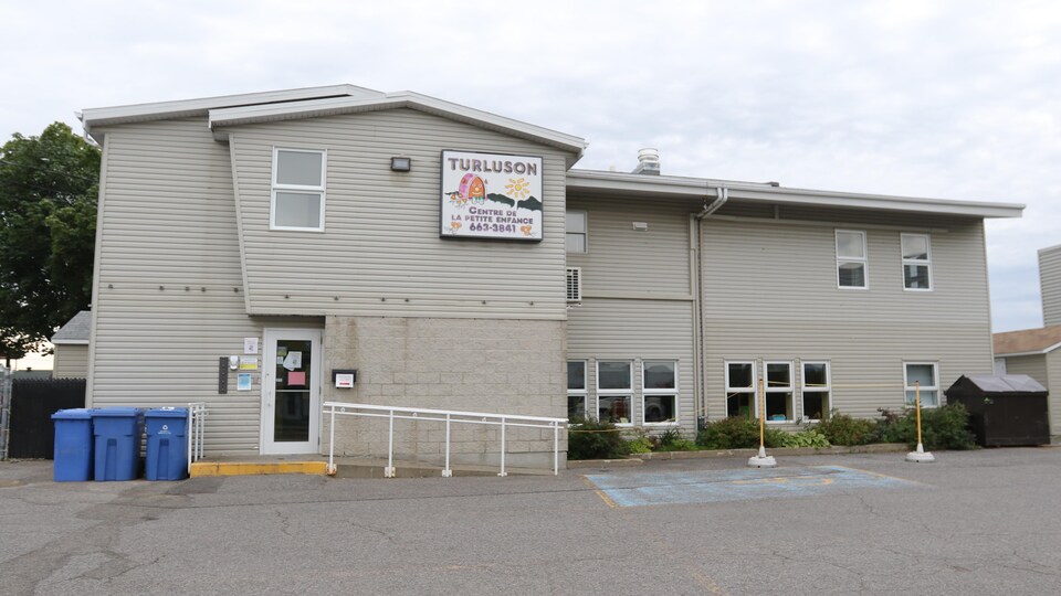 Record de nouveaux cas à Québec CPE, garderie et école touchés