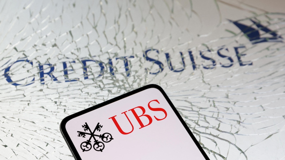 Les logos de Crédit suisse et de la banque UBS.
