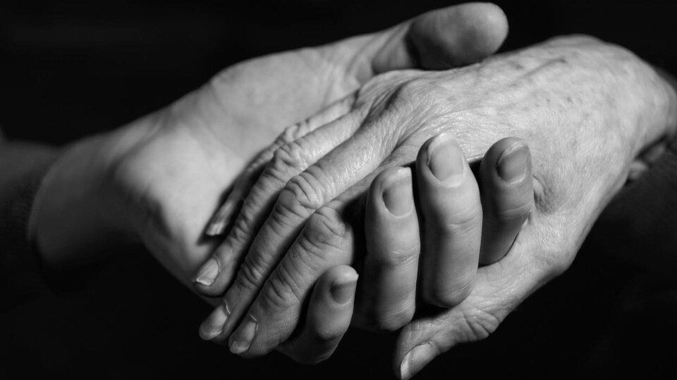 Les aînés et les relations intergénérationnelles