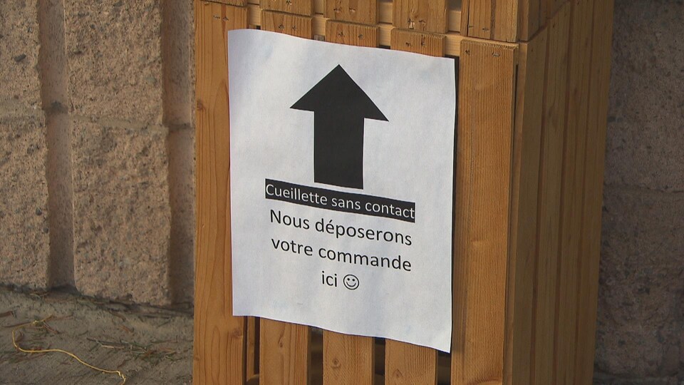 Une affiche.