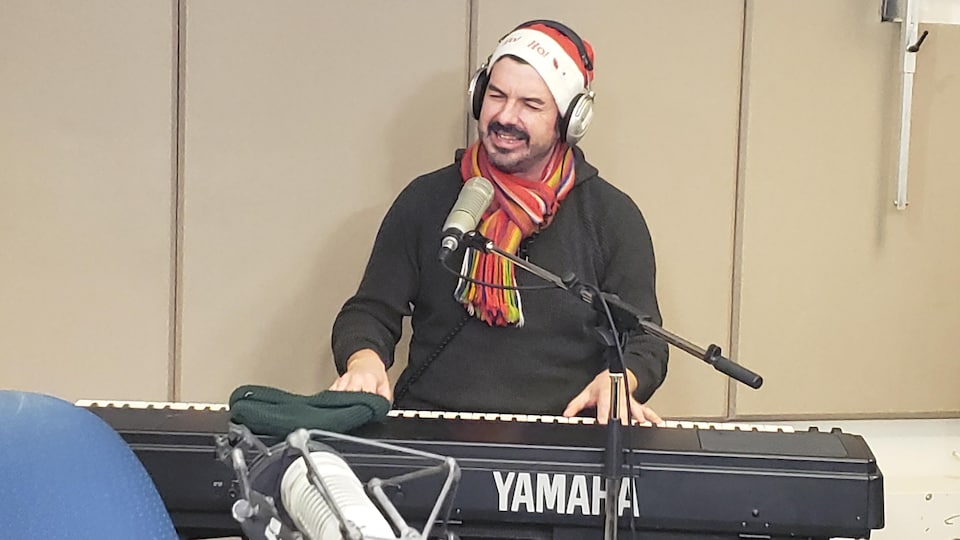 Damien Robitaille Bientôt Ce Sera Noël Paroles