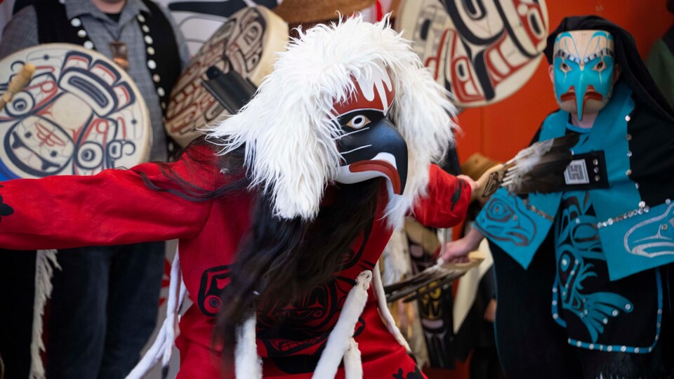 Un festival de danse autochtone pour garder la tradition vivante ...