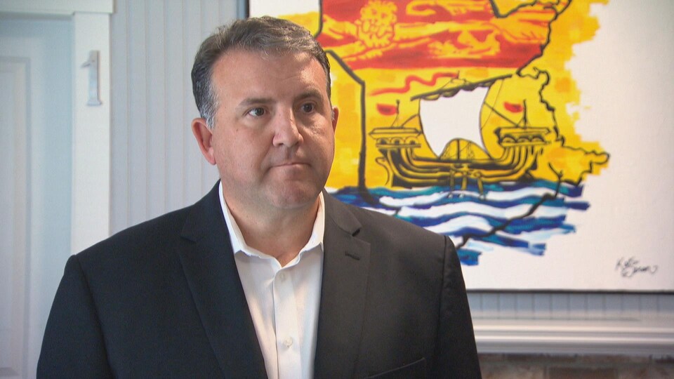 Le ministre néo-brunswickois Daniel Allain, en entrevue.