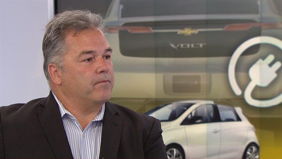 Daniel Breton, coauteur principal de L'auto électrique, hybride ou écoénergétique