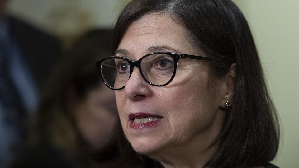 Plan rapproché de la ministre McCann.