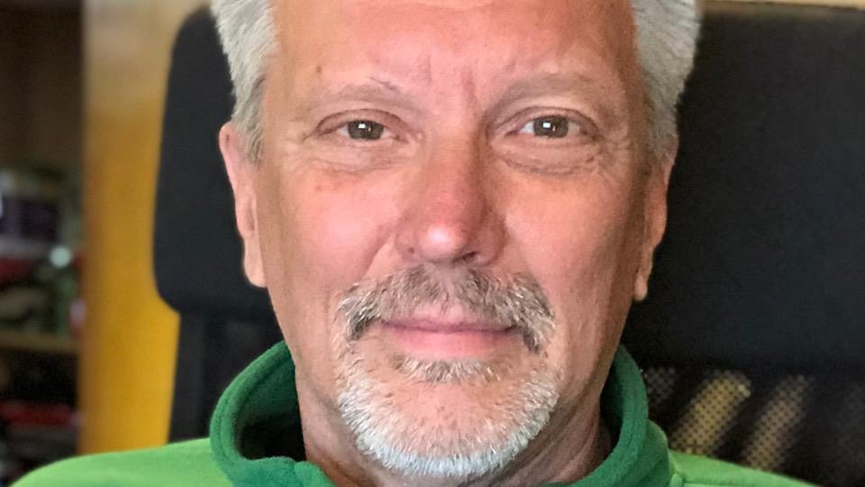 Le portrait de Danny Blair, un professeur de géographie de l'Université de Winnipeg qui a mené une étude sur le déclin des jours de froid annuel et les impacts possibles à long terme.