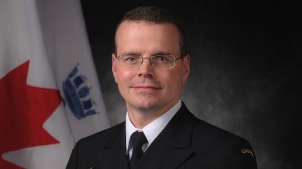 Danny Croucher en uniforme.