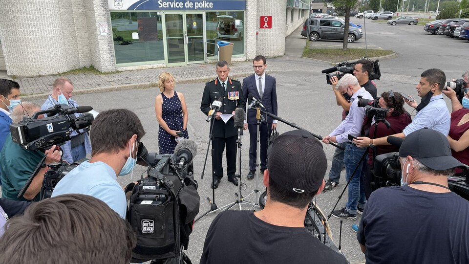 Le major-général Dany Fortin s'est adressé aux médias mercredi au poste de police de Gatineau. 