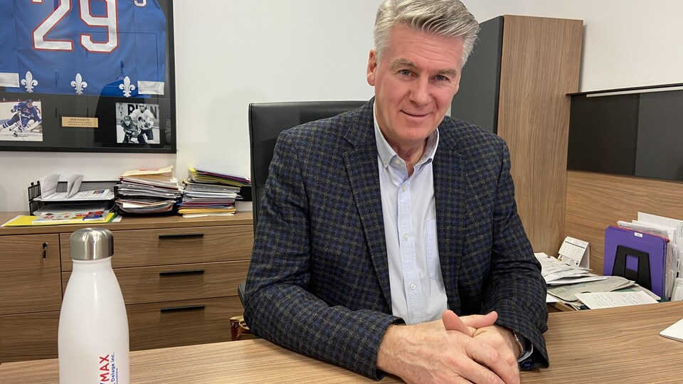 Dave Pichette à son bureau.
