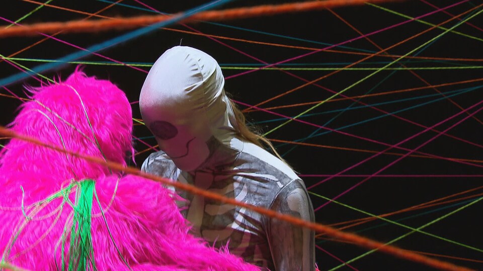 Extrait du spectacle-performance de Dave-Saint-Pierre et d'Alex Huot