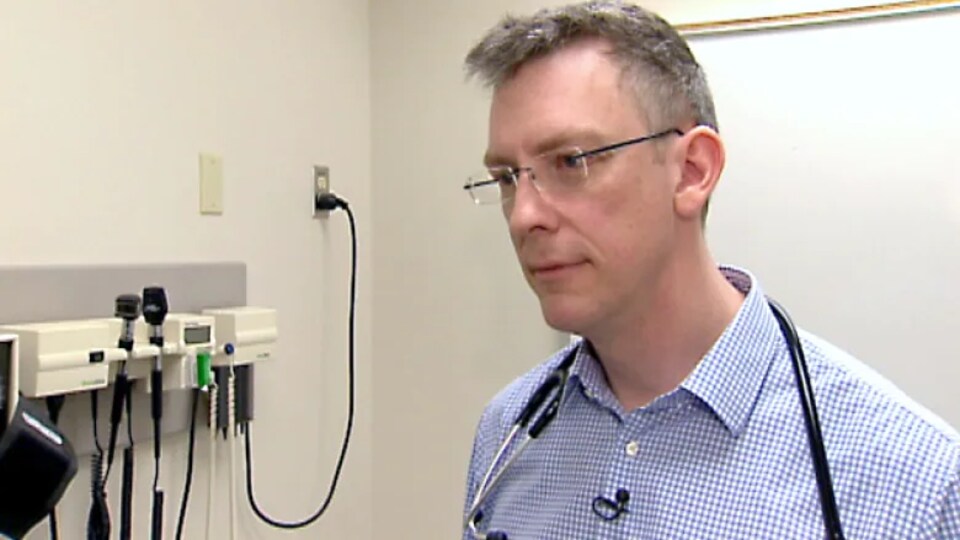 Le Dr David Keegan, médecin de famille à Calgary.