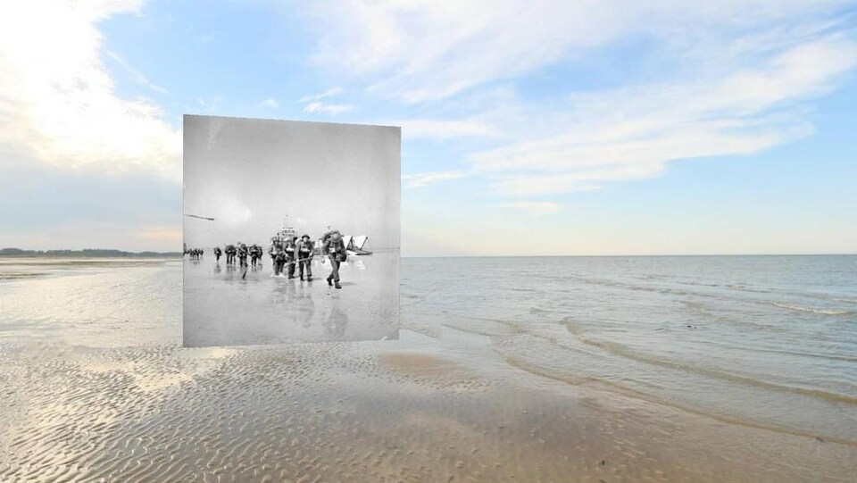 La plage du débarquement en normandie avec une photo de réalité virtuelle de soldat de l'époque