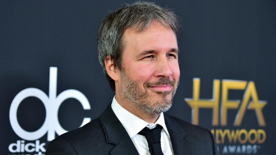 Portrait de Denis Villeneuve qui sourit