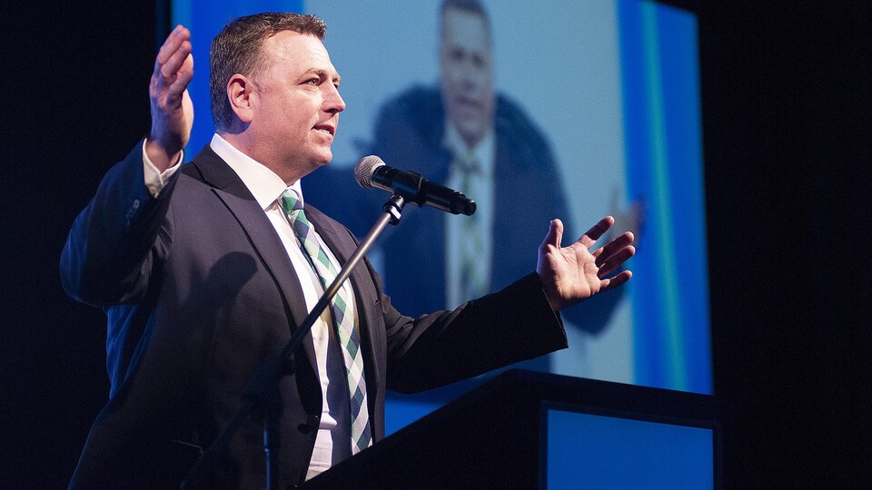 Dennis King s'adresse aux membres du Parti progressiste-conservateur de l'Île-du-Prince-Édouard le 9 février 2019 à Charlottetown.