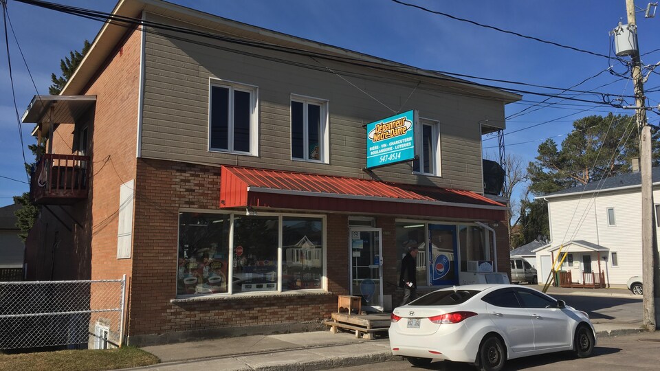 Une femme recherchée pour deux vols qualifiés à Saguenay RadioCanada.ca