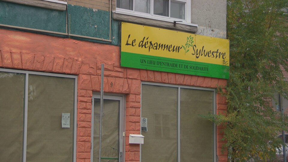 Le Depanneur Sylvestre Va Renaitre De Ses Cendres Radio Canada Ca