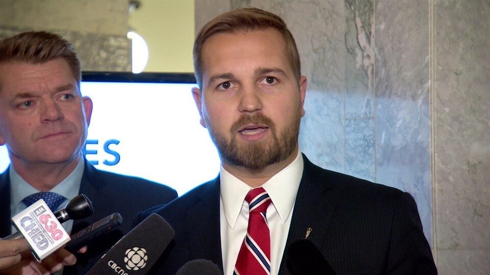 Derek Fildebrandt, député indépendant. Il nie avoir heurté une voiture dans un stationnement sans avoir laissé une note au propriétaire.