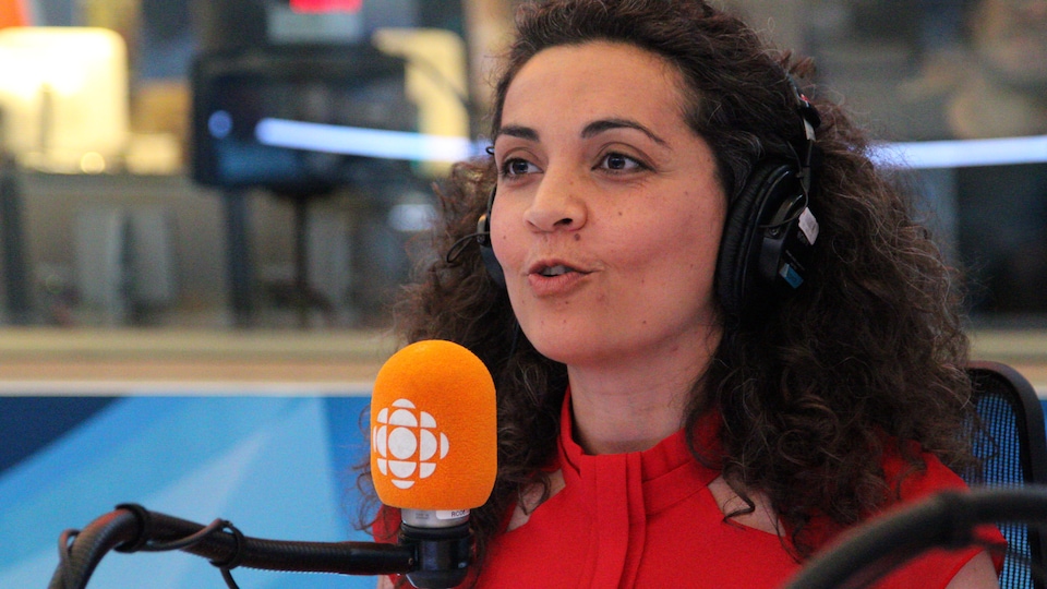 Yara El-Ghadban au micro.